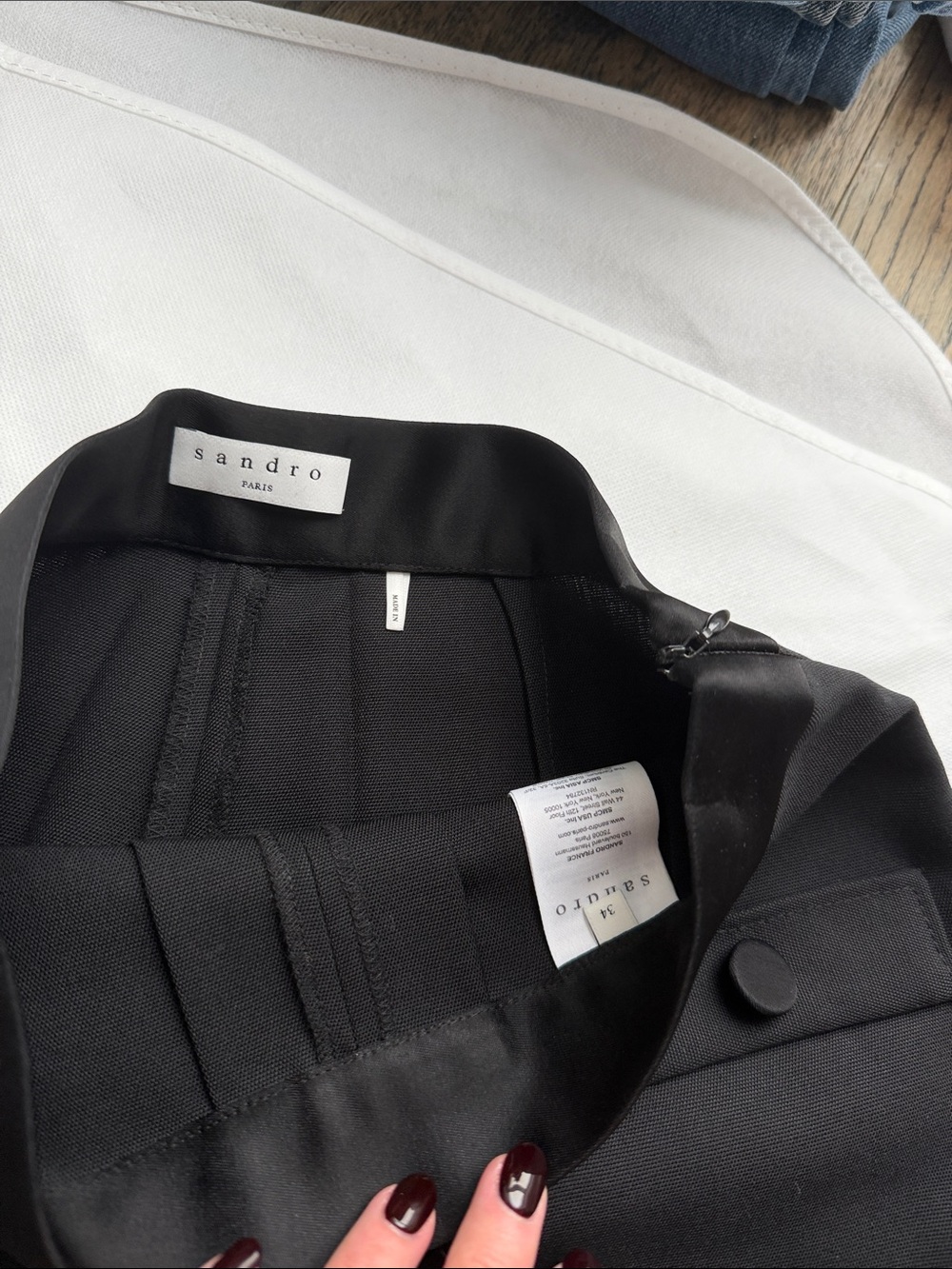 Sandro Hugo Black Shorts - Picture 6 of 7